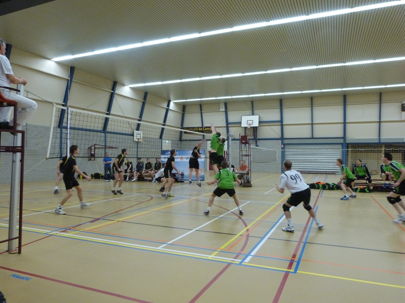 Heren 1 laat één set liggen tegen Trivos