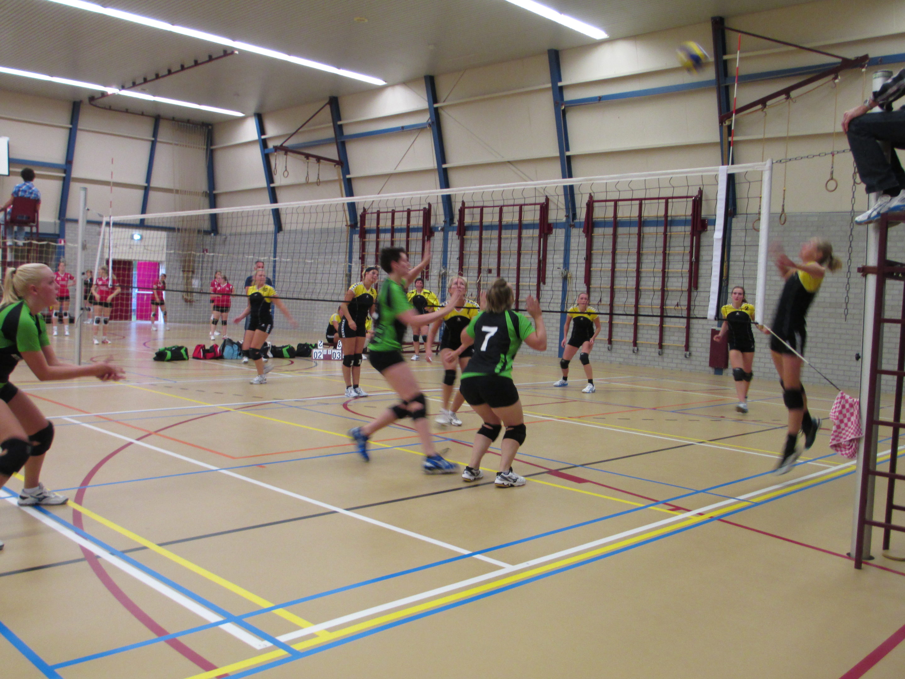 Greencrowd/Dames 2 wint weer na vijfsetter