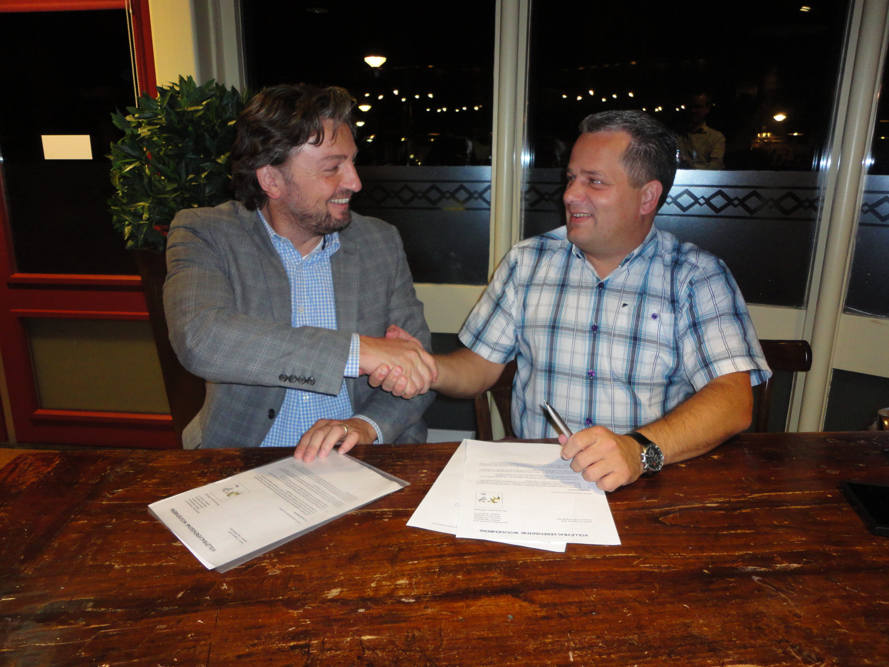 Stichting Greencrowd en Volleybalvereniging Woudenberg vernieuwen sponsorcontract