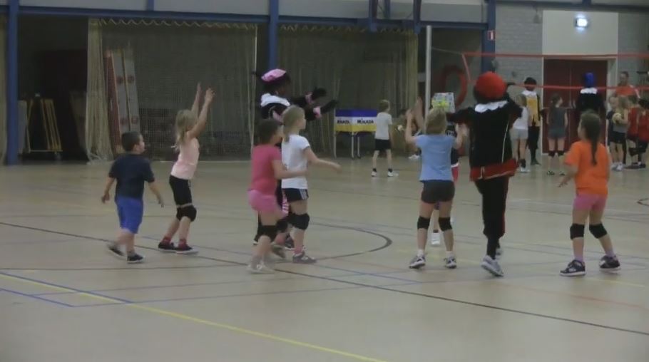 Geslaagd bezoek Sinterklaas aan Volleybalvereniging Woudenberg
