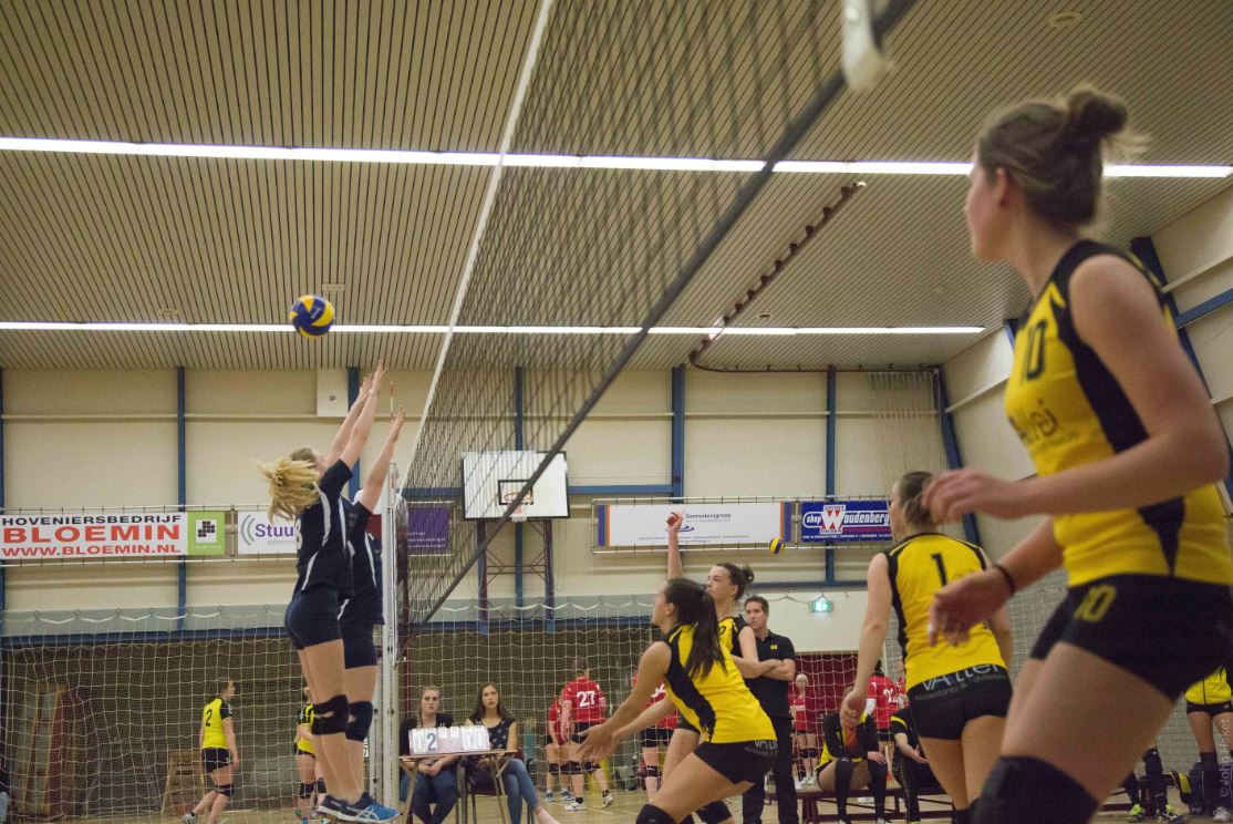 Vallei Accountants/Dames 1 houdt door winst kans op promotie