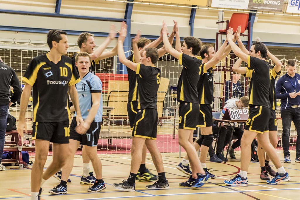 Heren 1 gesteund door de Gemeente Woudenberg en Stichting ABC klaar voor de Eerste Divisie!