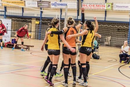 Vallei Accountants/Dames 1 snoept punt van koploper