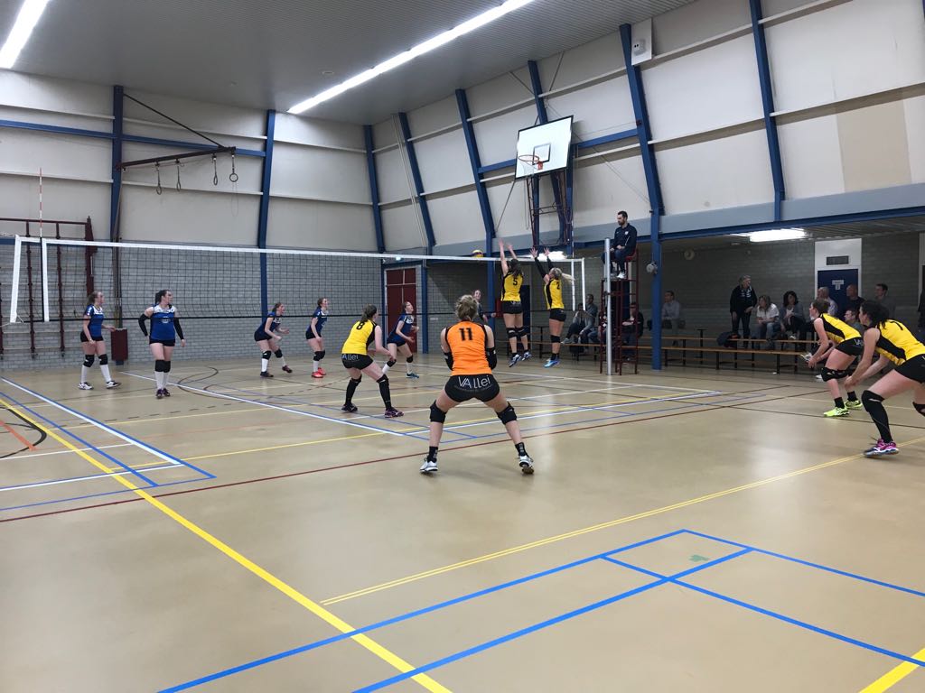 Vallei Accountants/Dames 1 met pieken en dalen op de 6e plek