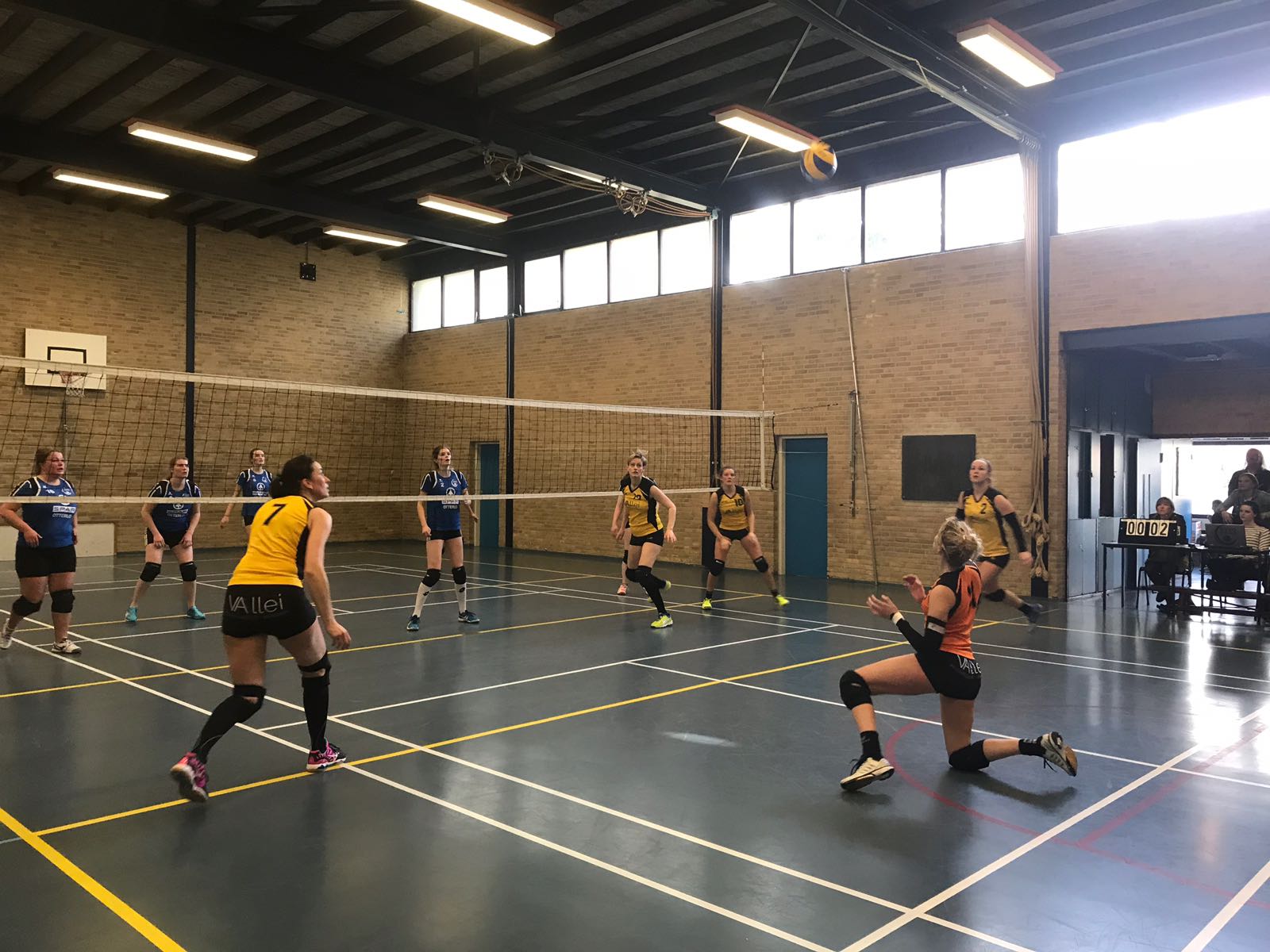 Vallei Accountants/Dames 1 verstevigd plek in de middenmoot